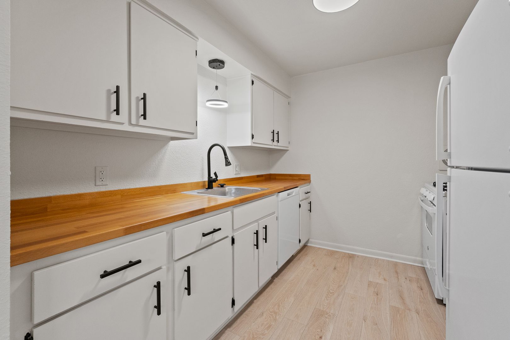 Fort Wayne Apartment: 2445 Fairfield Ave