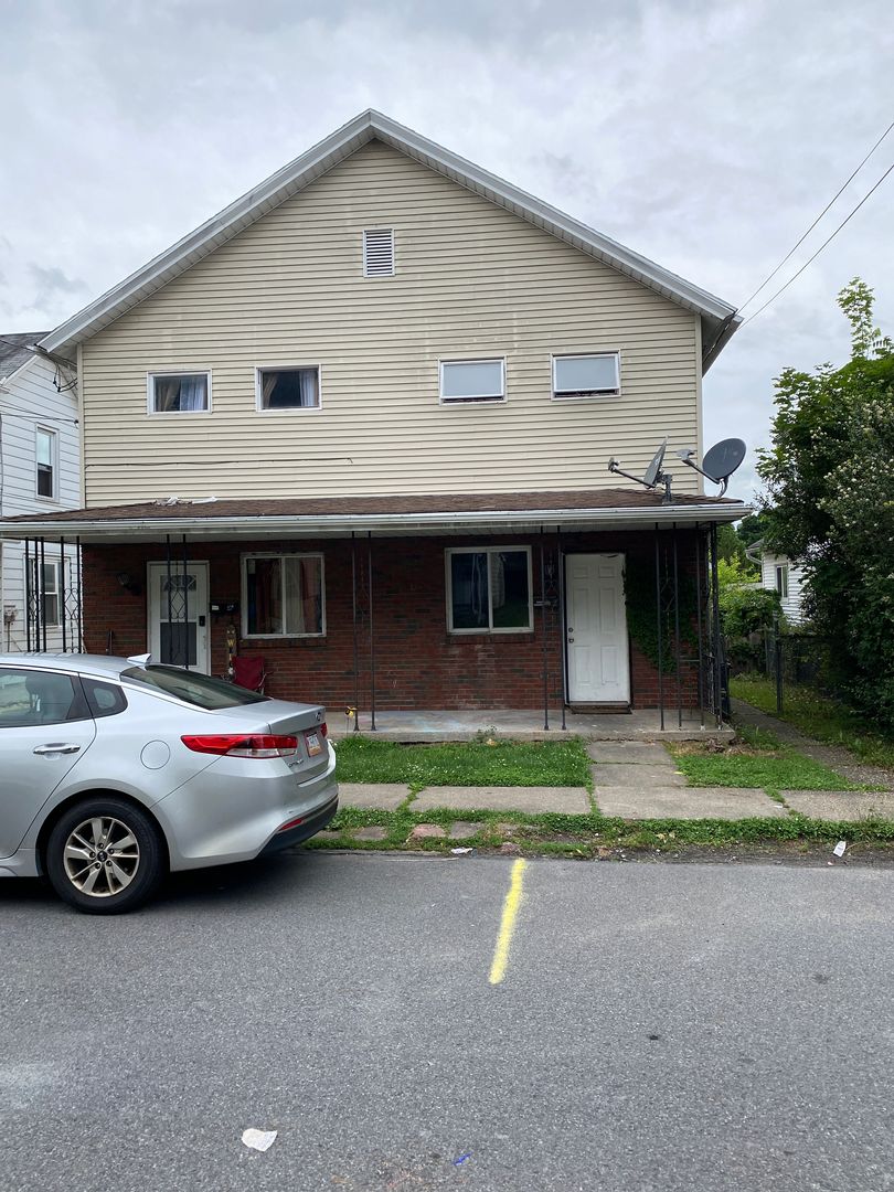 Scranton Apartment: 2013 Margaret Avenue