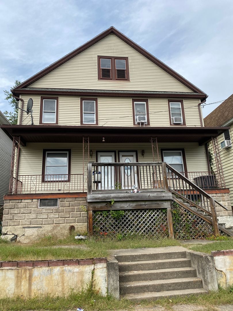Scranton Apartment: 121-123 North Cameron Avenue