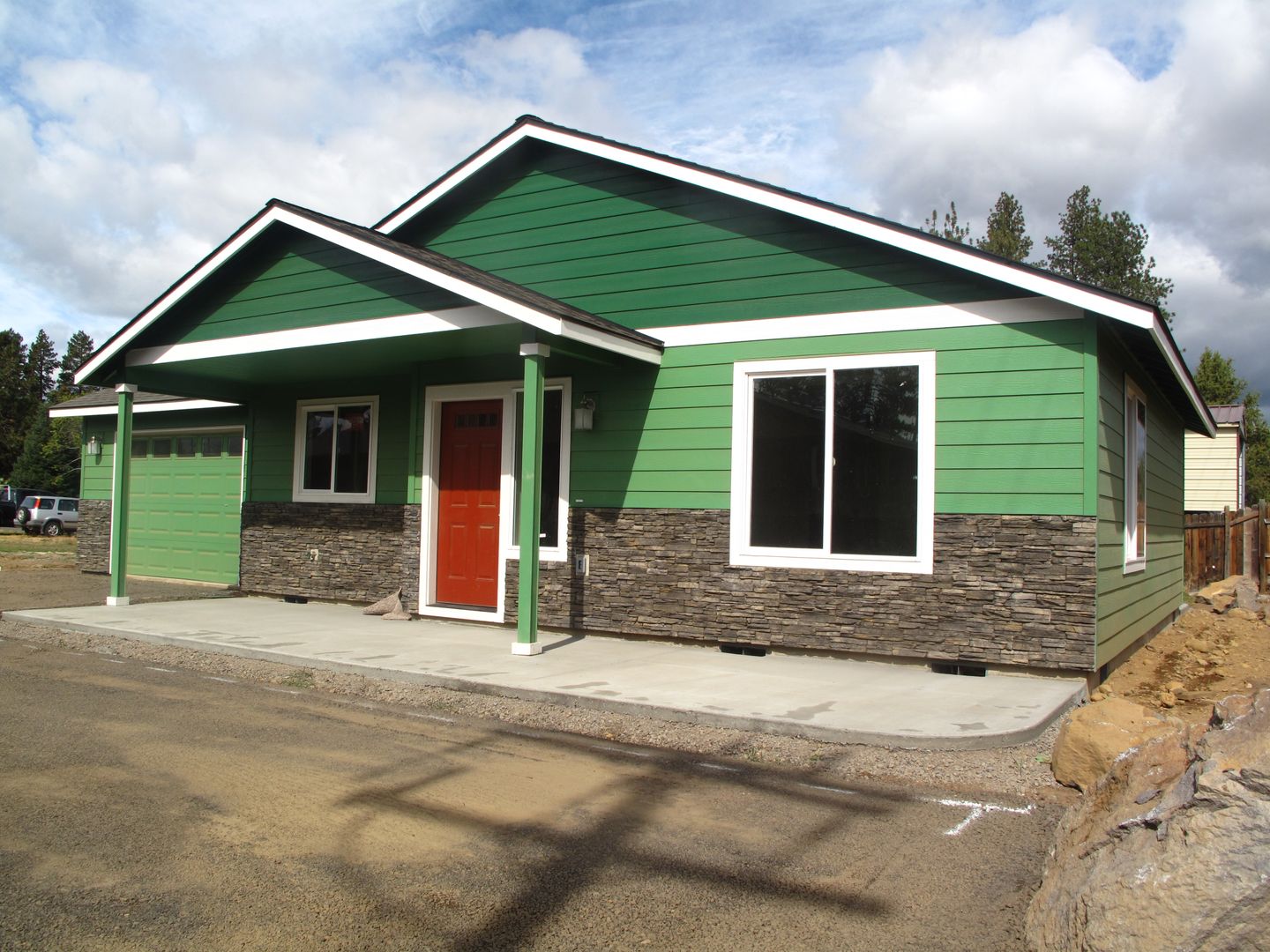 Sisters House: 170 N Tamarack St