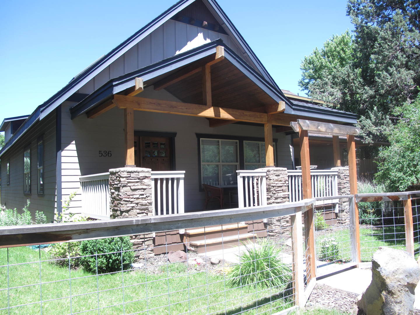 Sisters House: 536 E Jefferson Ave