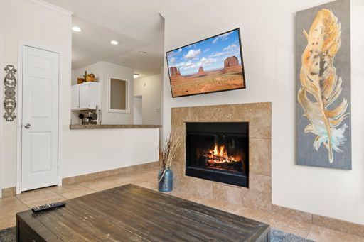 2 Bed 2 bath with 1 car garage. Faces grassy area in the most serene location – photo 1