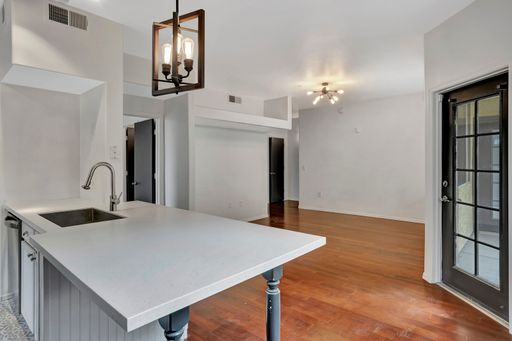 3302 North 7th Street Unit 207 – photo 1