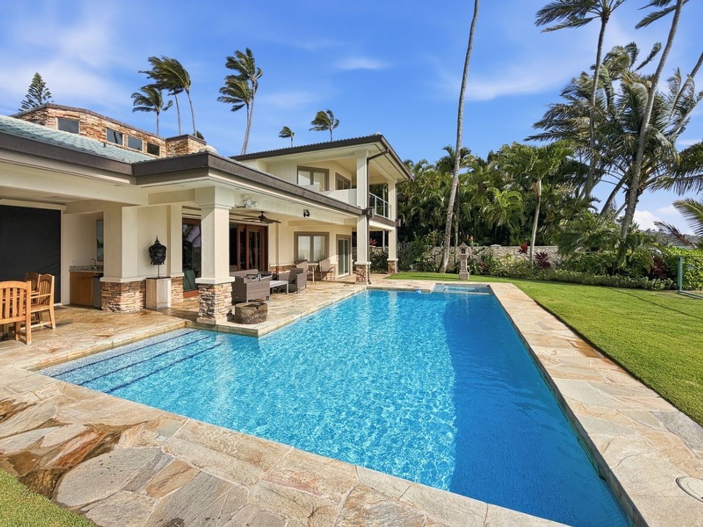 Honolulu House: 221 Portlock Road