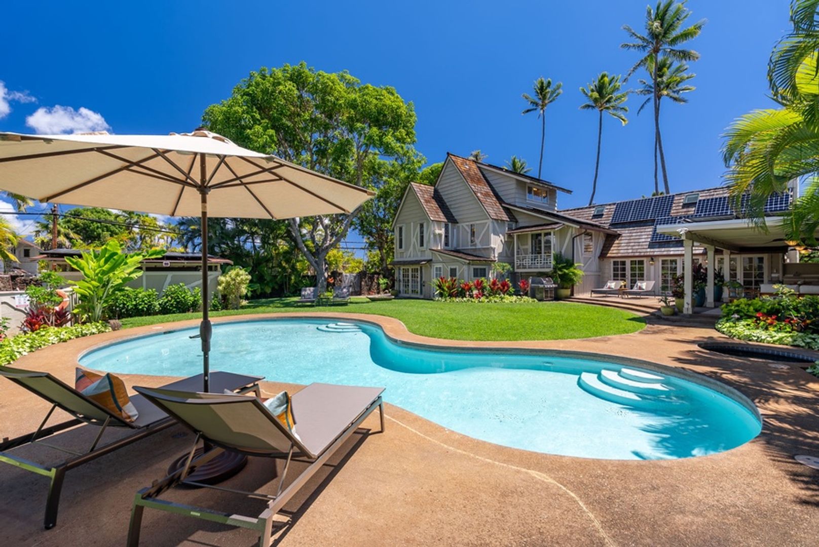 Honolulu House: 4584 Kahala Avenue