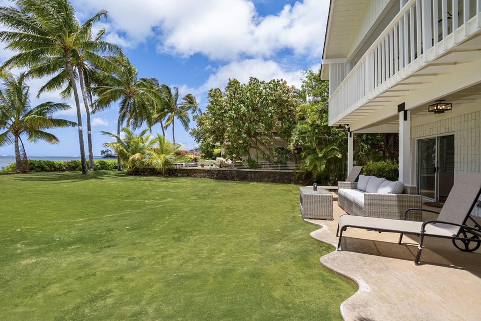 Honolulu House: 230 Paiko Drive
