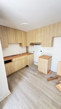 Newly Renovated 1-Bedroom Unit – Convenient Location - 2510 Date St $1850 – photo 1