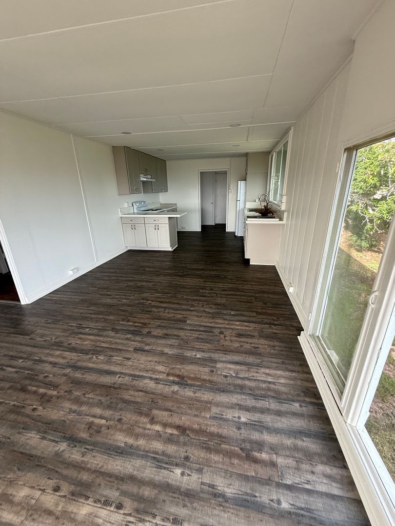 Honolulu House: 1627 A Paula Dr