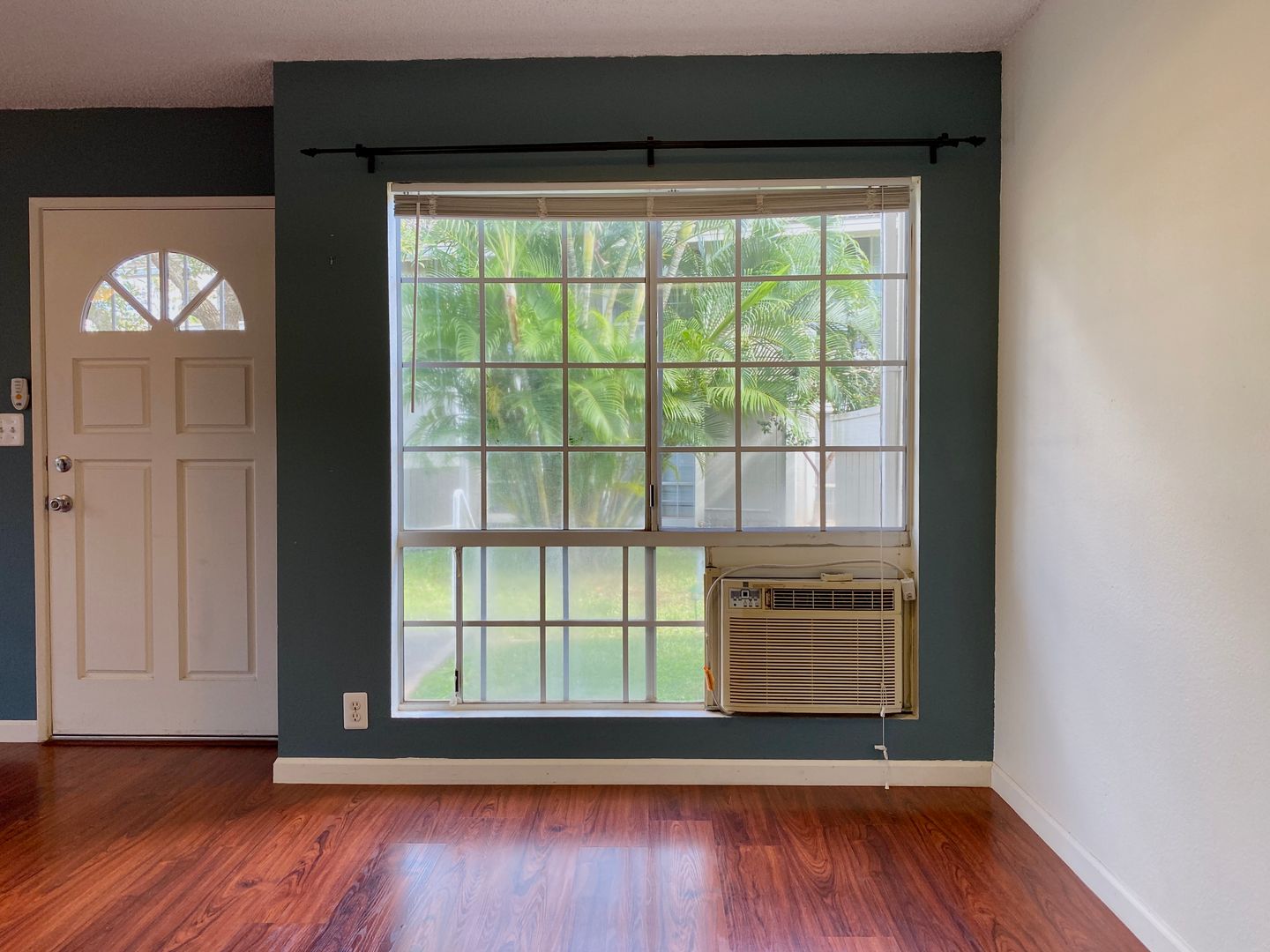 Waipahu House: 94-1345 Kulewa Loop 18D