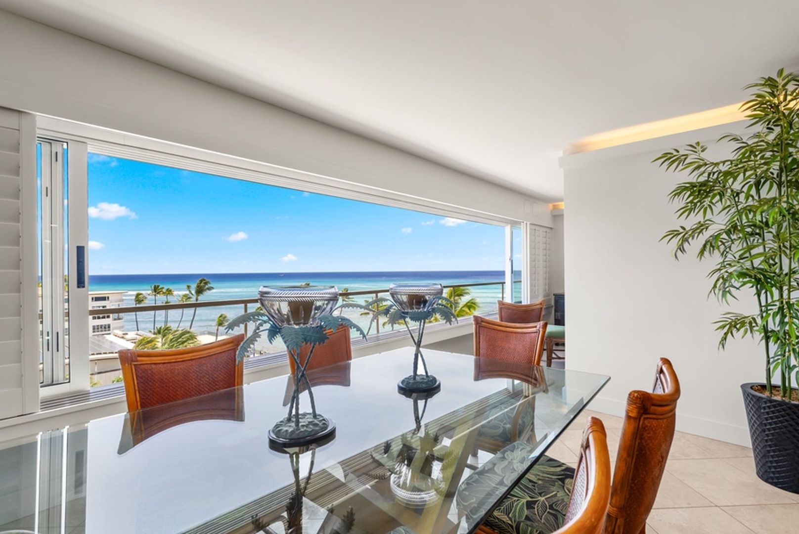 Honolulu House: 2895 Kalakaua Avenue