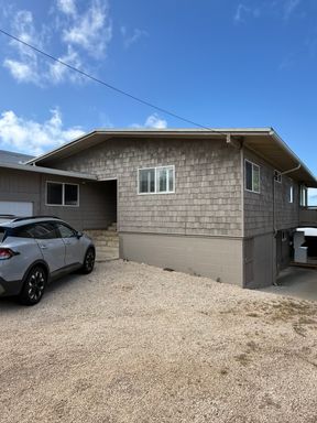 Luxury Hillside Home with Panoramic Kahala Beach Views – $4500/month – photo 1