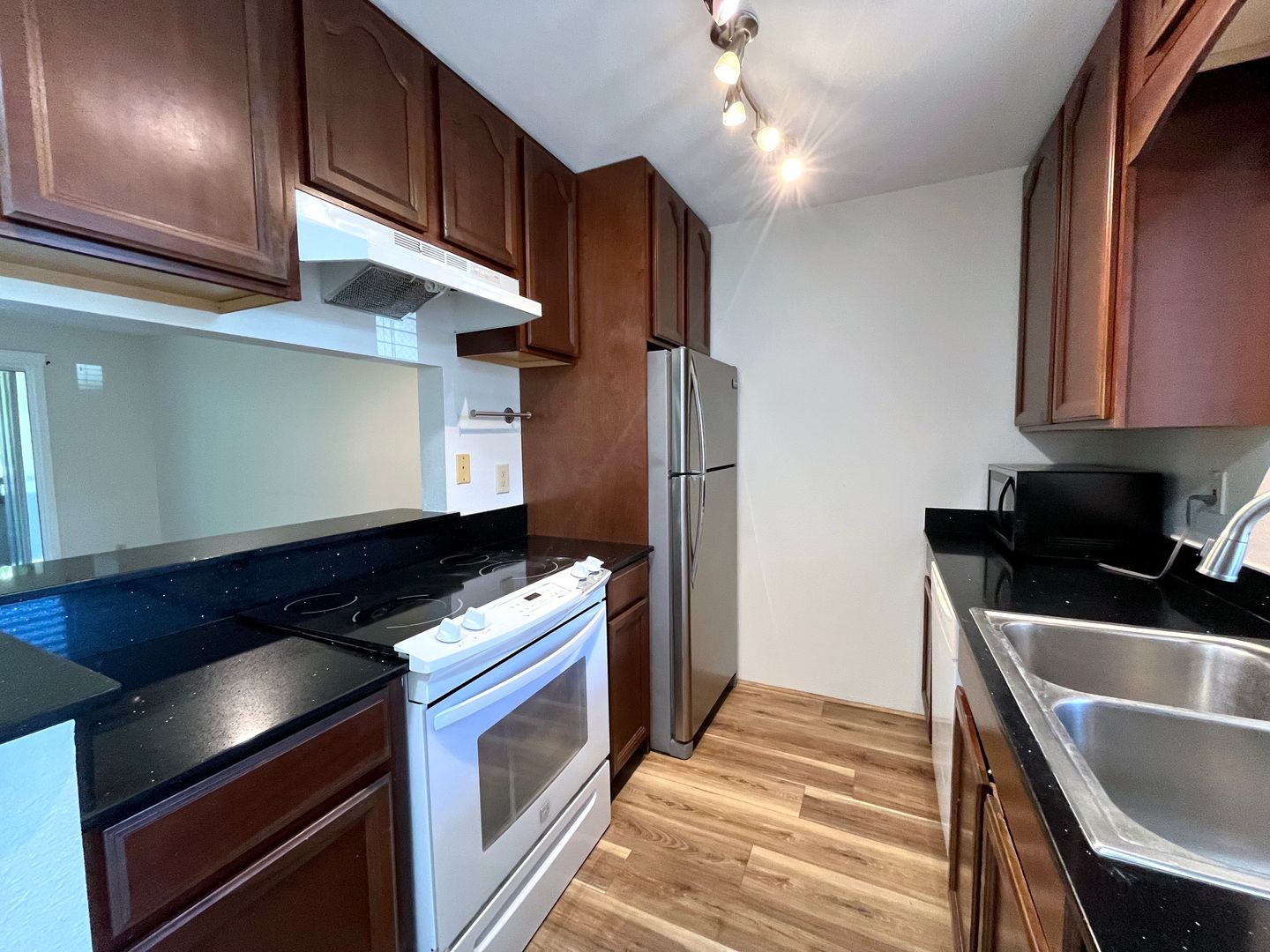 Mililani House: 95-790 Wikao St #P203