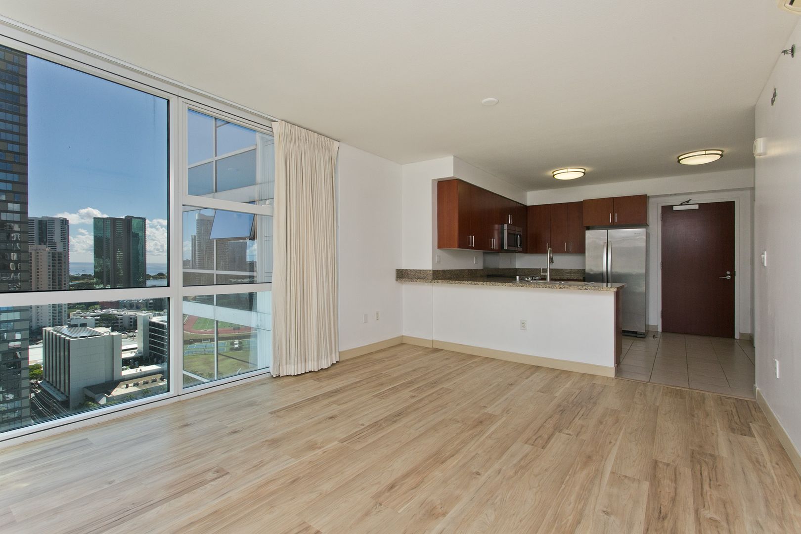 Honolulu Condo: 909 Kapiolani Blvd #2408
