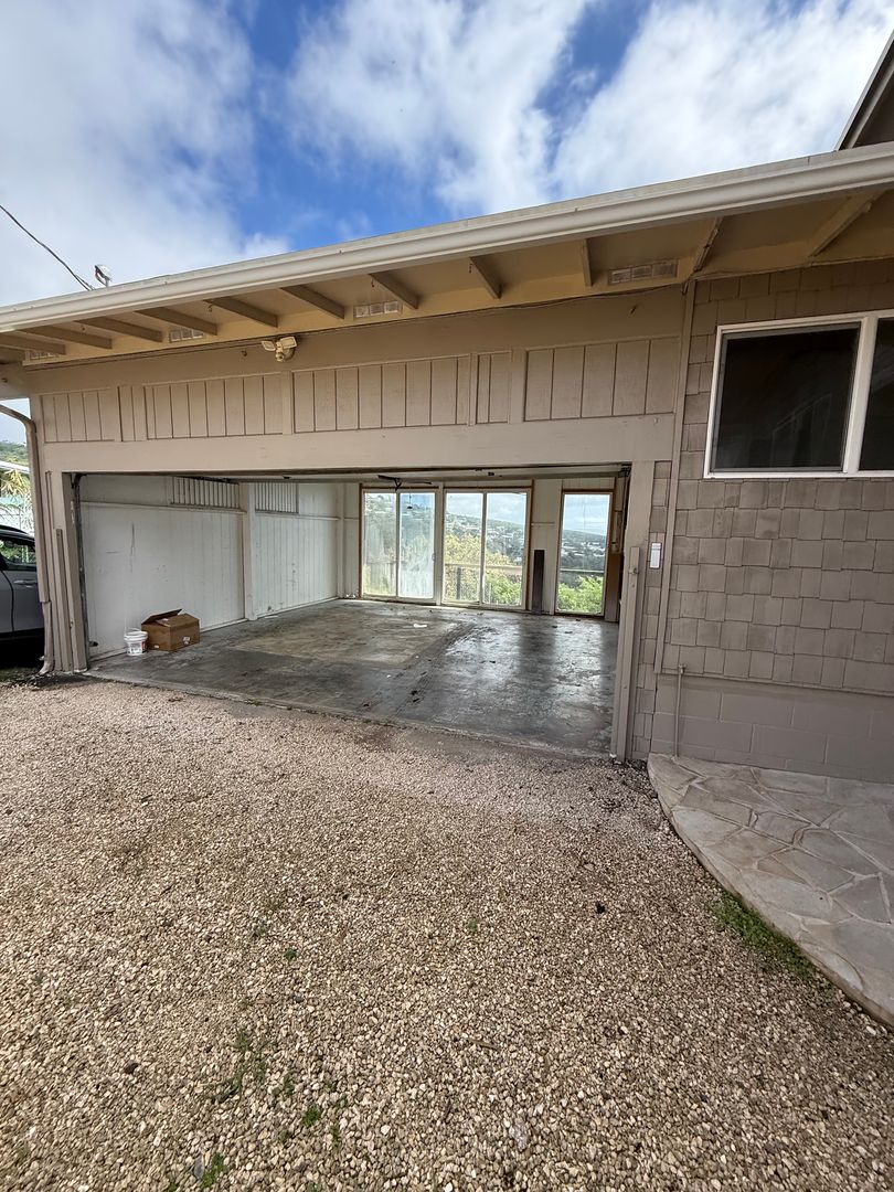 Honolulu House: 1617 Paula Dr