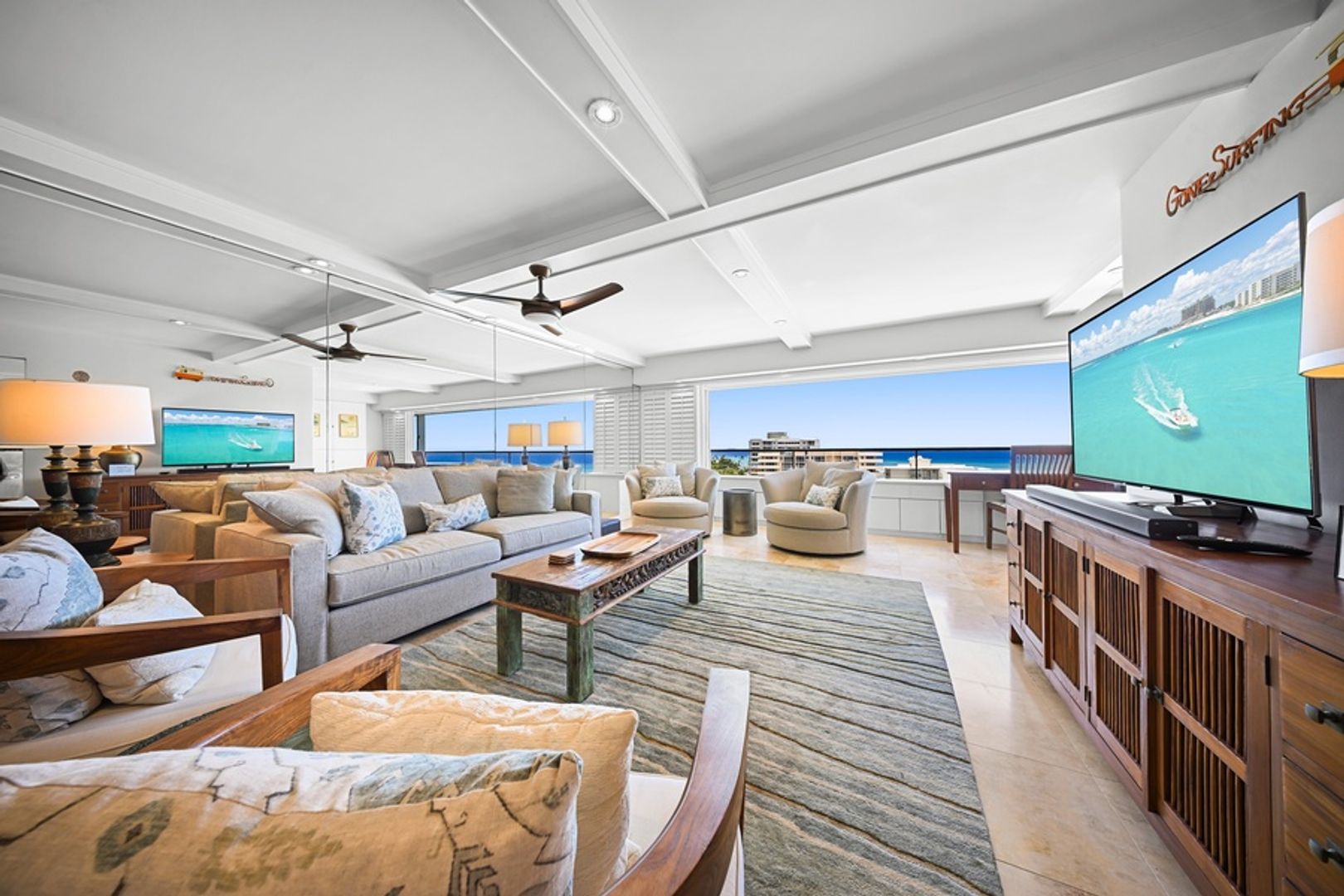 Honolulu House: 2895 Kalakaua Ave