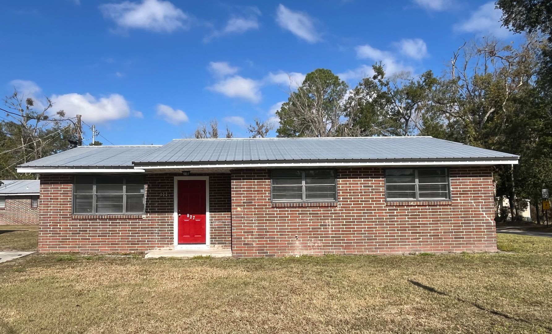 Live Oak Apartment: 803-828 Floyd St NE