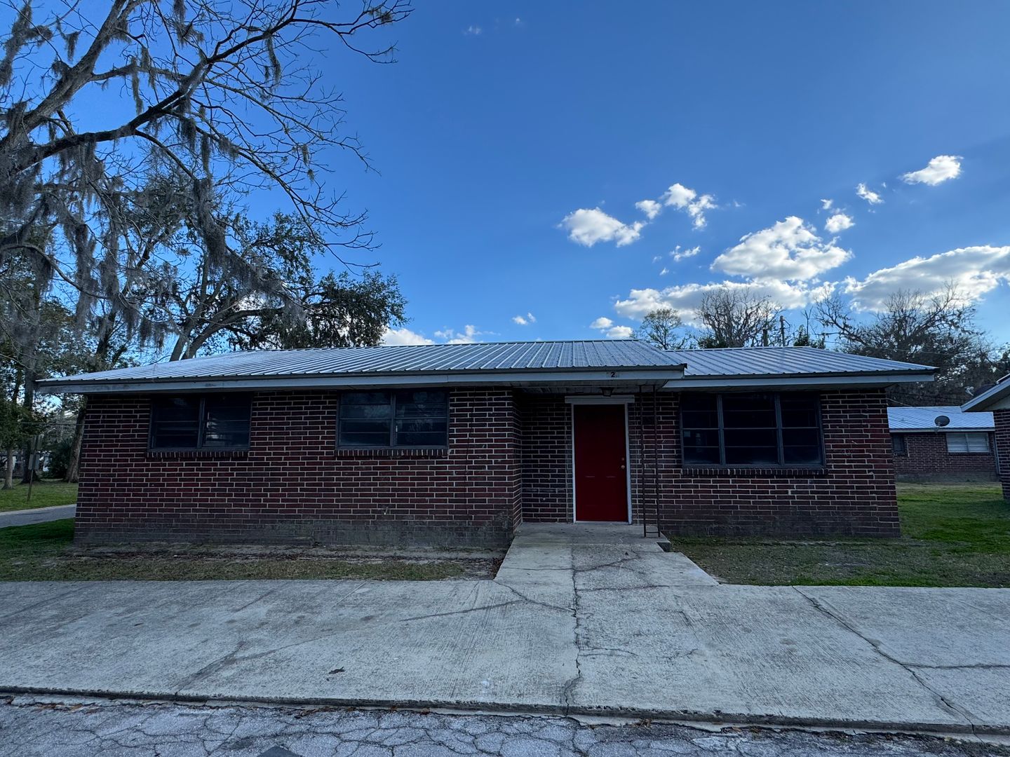 Live Oak Apartment: 828 Floyd Street NE