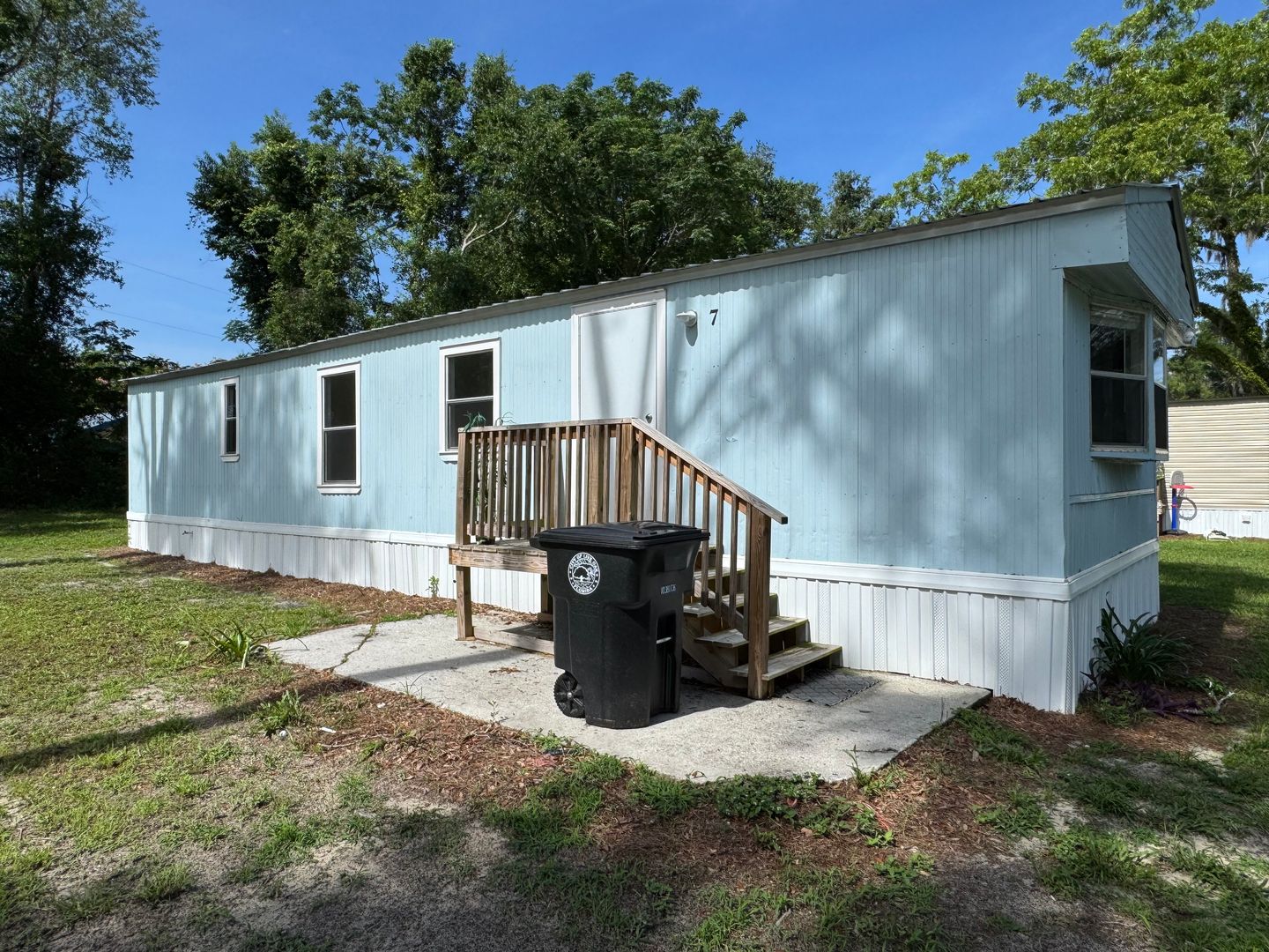 Live Oak Apartment: 1101 Davis Street NE
