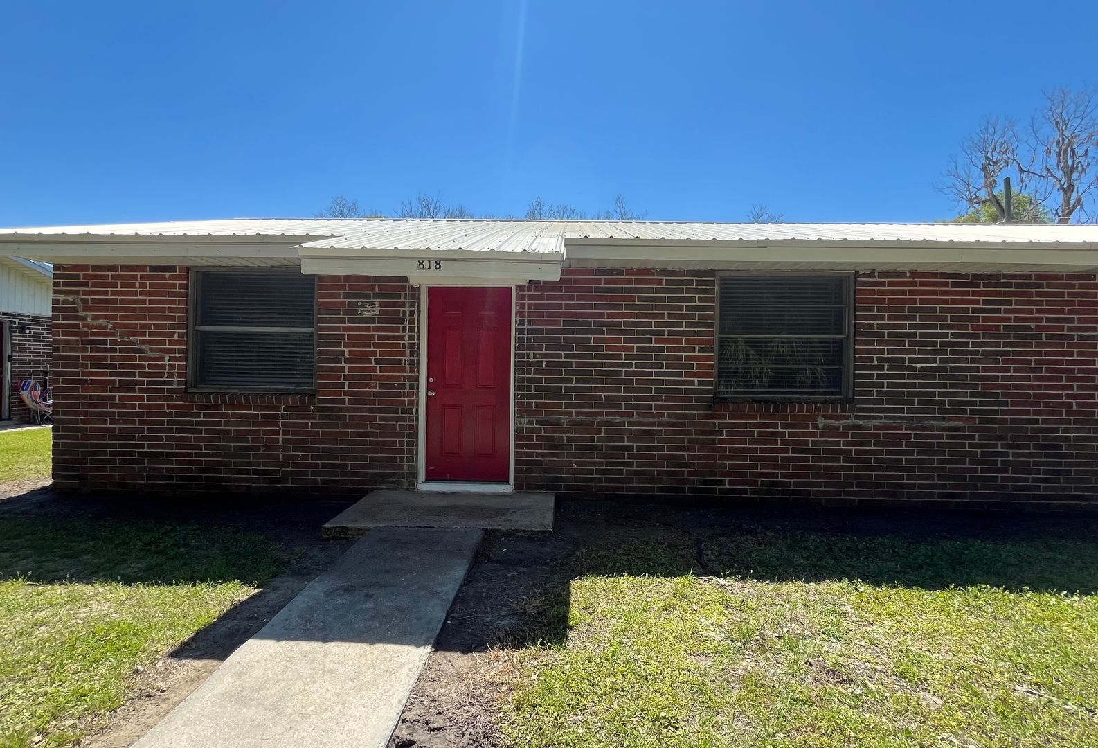 Live Oak Apartment: 803-828 Floyd St NE