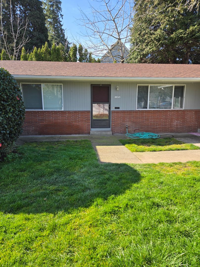 Portland Apartment: 11050,11052,11054 NE Glisan St.