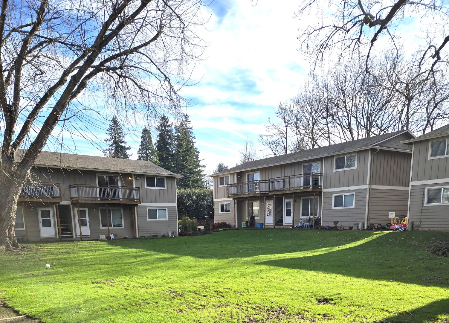 Milwaukie Apartment: 7015 Se Lake Rd