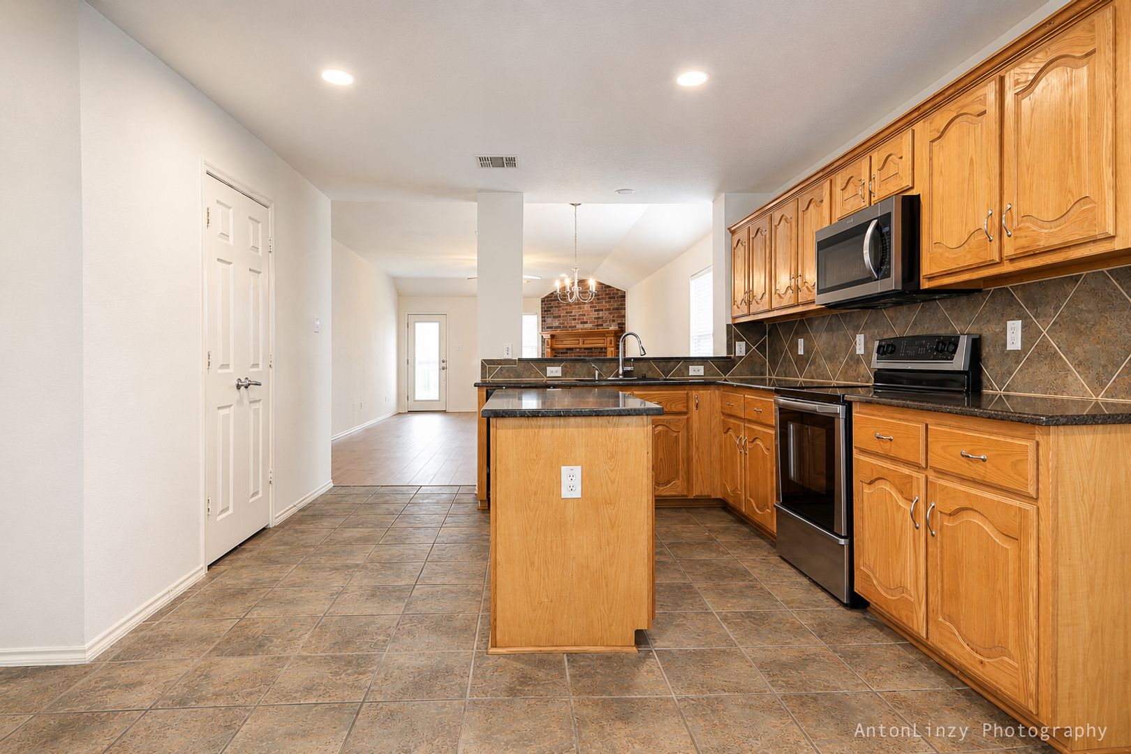 701 Orchid Blvd 9 of 12
