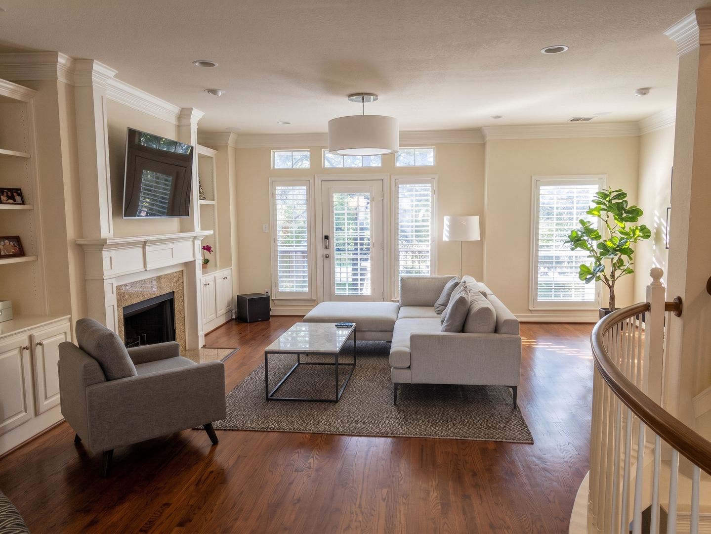 Dallas House: 3939 N Hall St