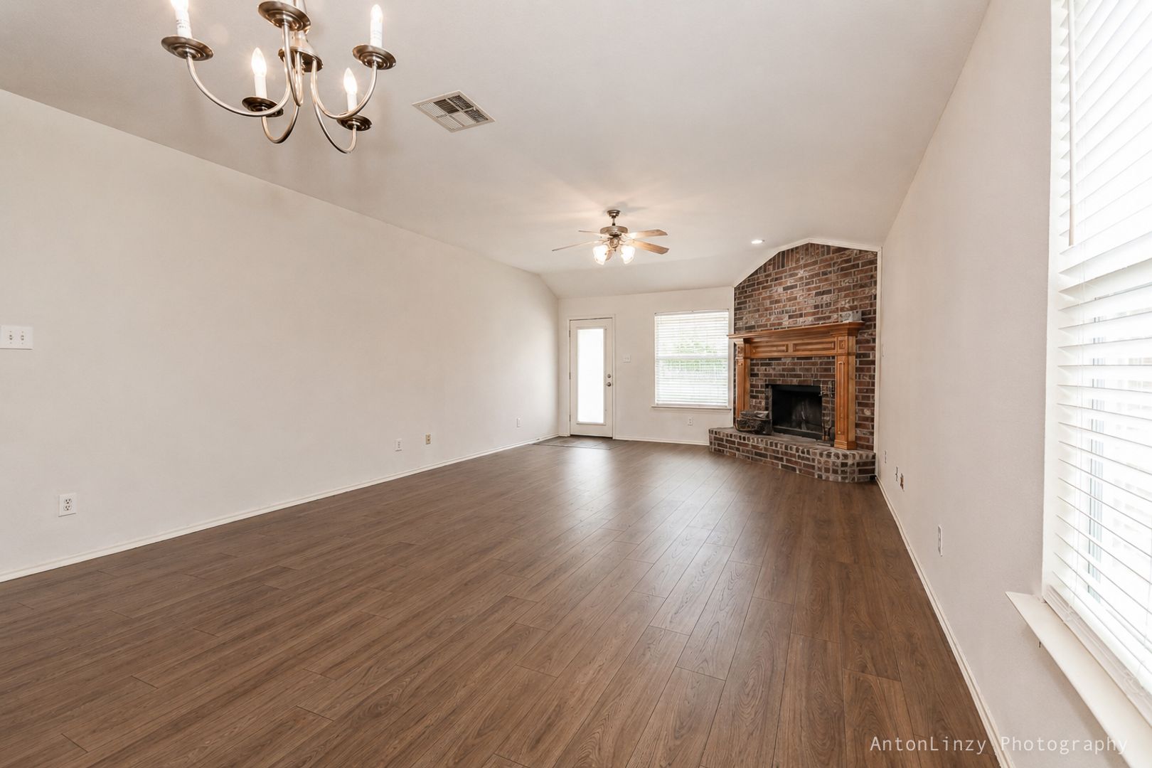 701 Orchid Blvd 4 of 12