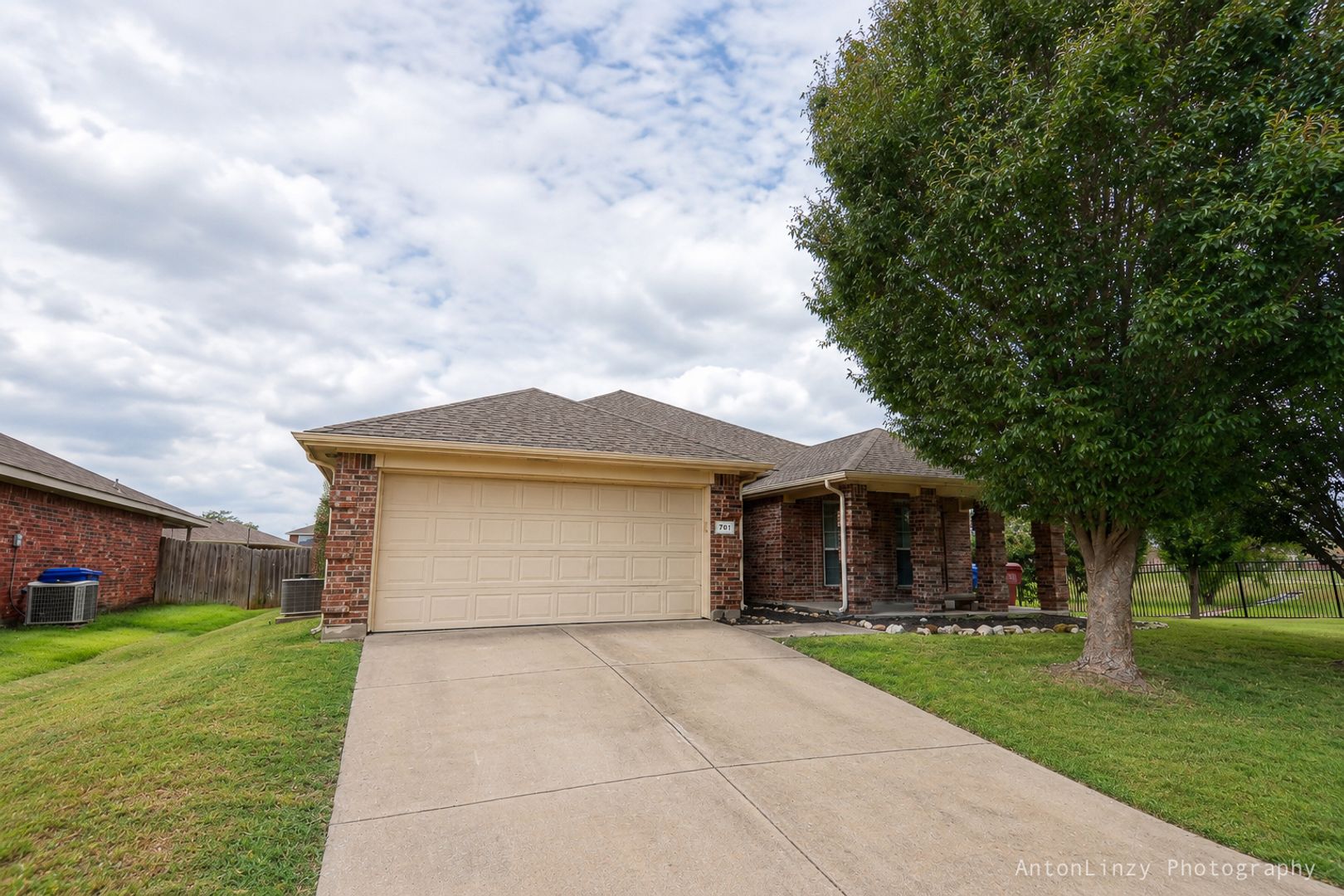Royse City House: 701 Orchid Blvd
