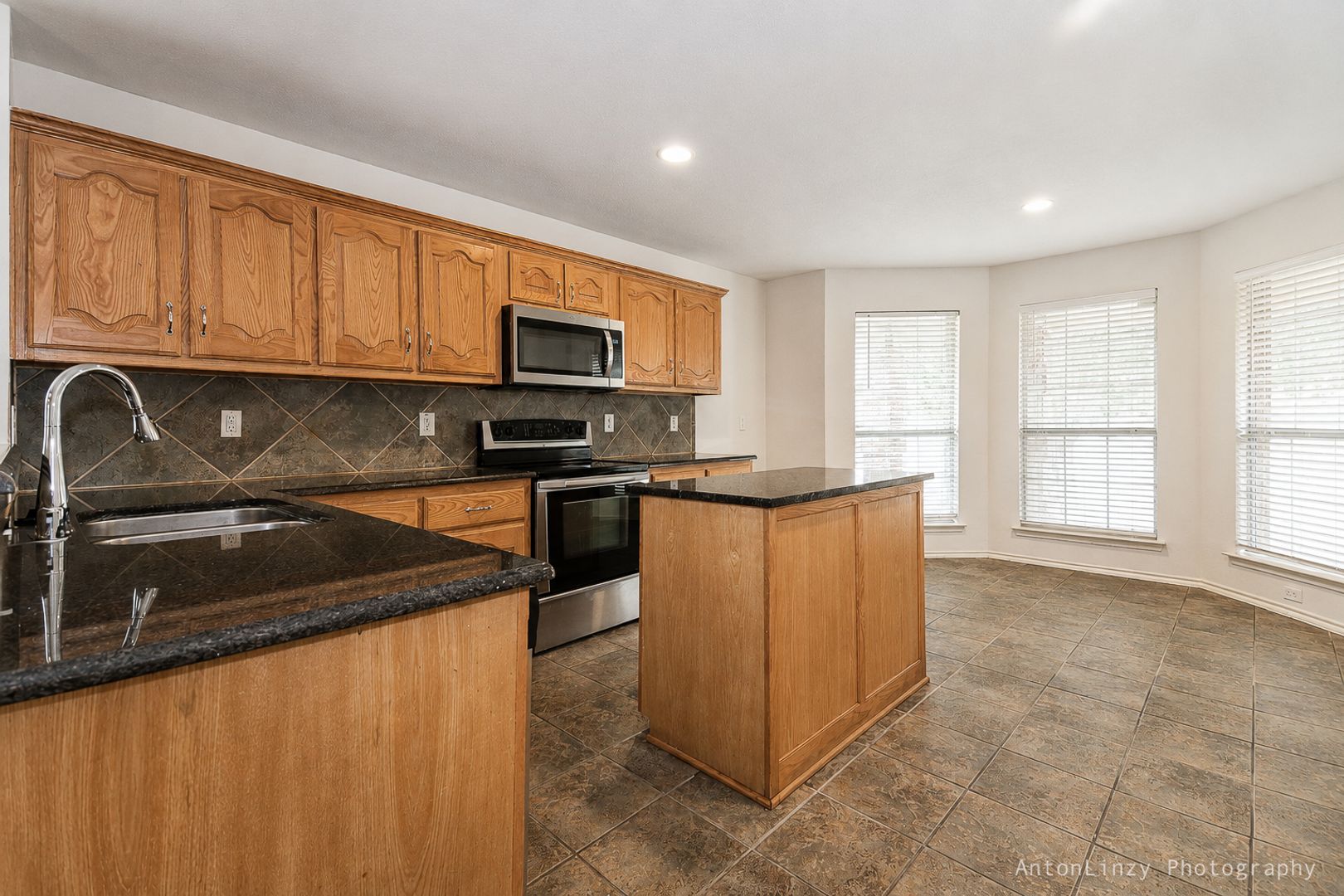 701 Orchid Blvd 6 of 12
