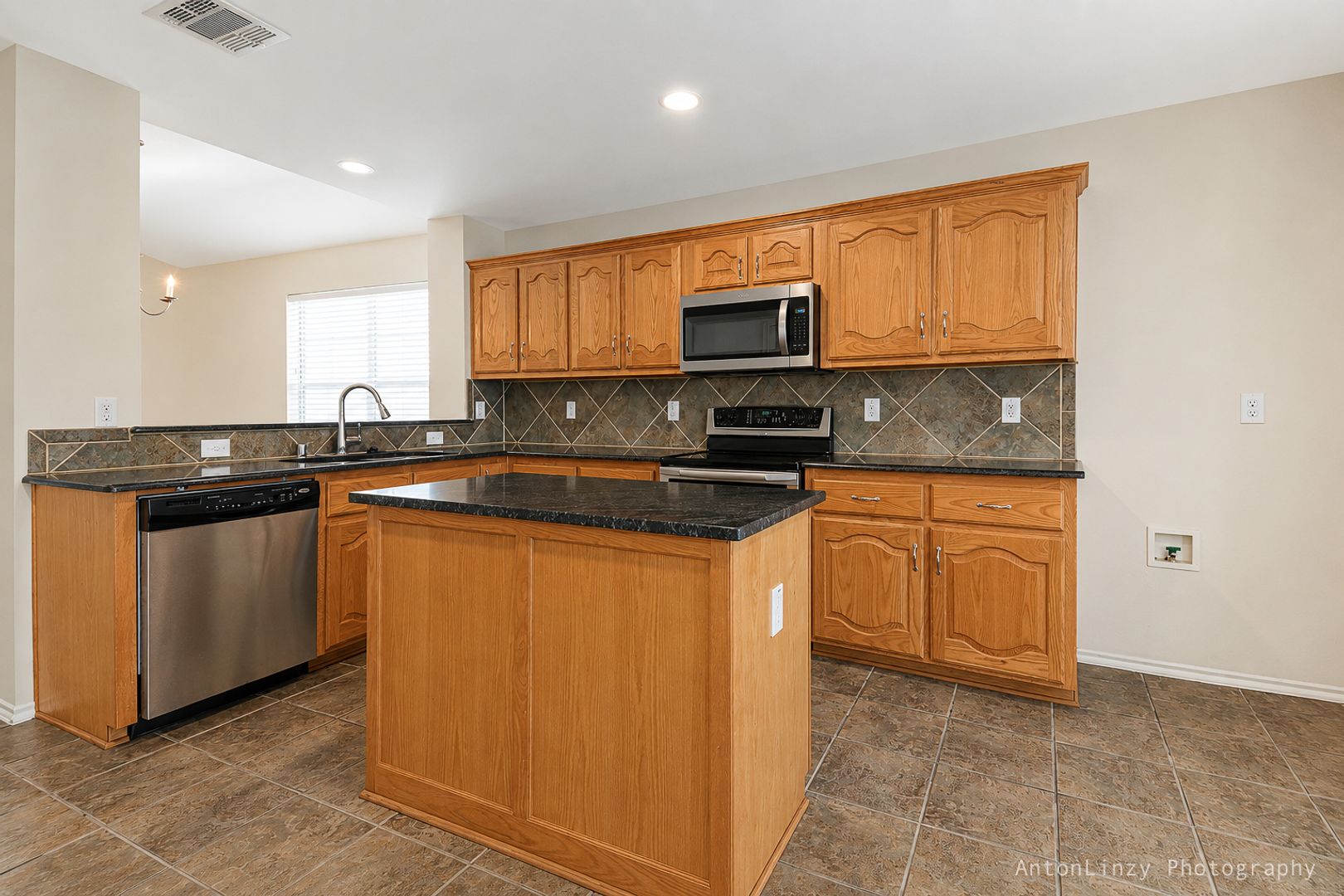 701 Orchid Blvd 7 of 12
