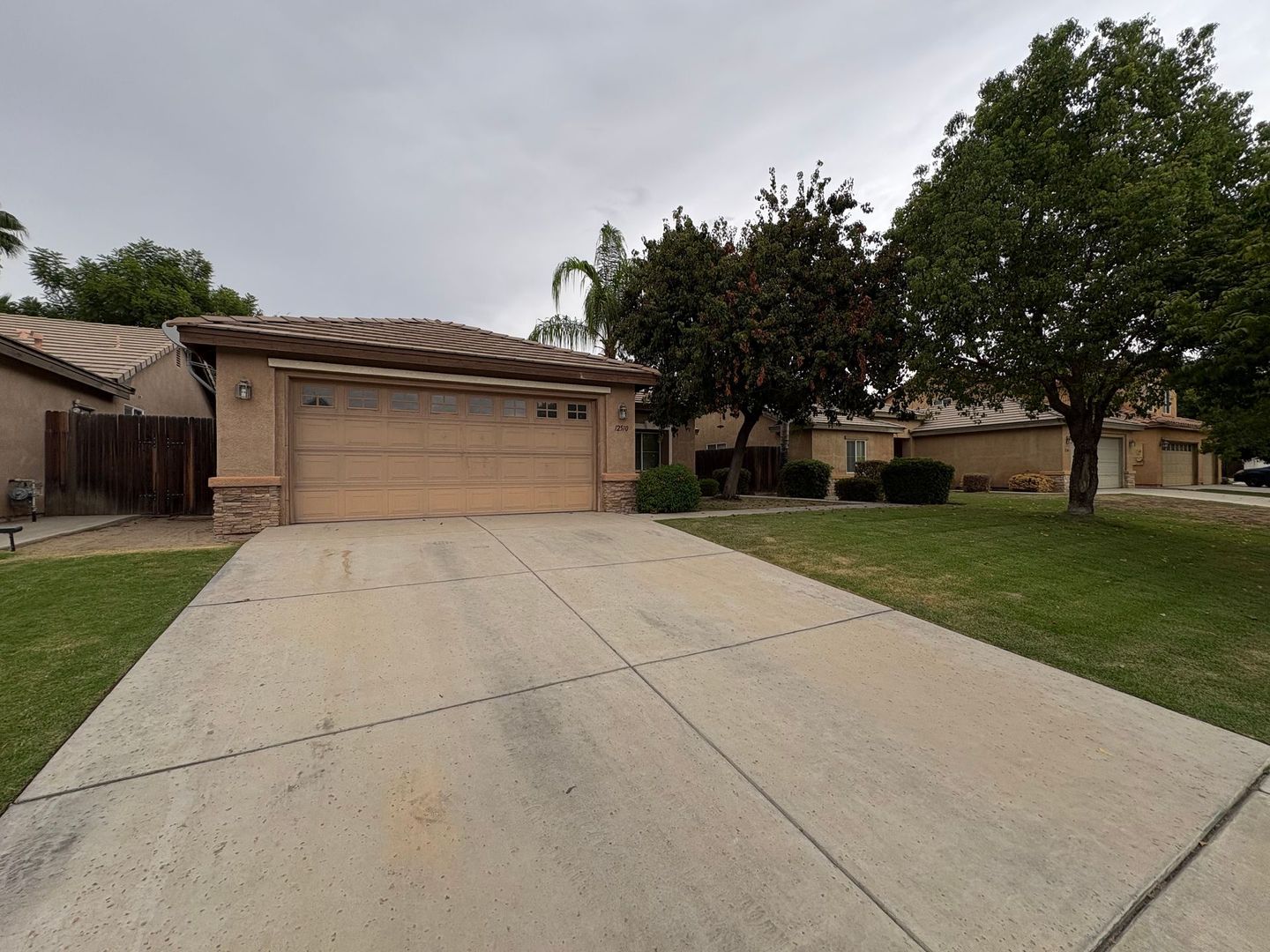 BAKERSFIELD House: 12510 STEMPLE DR