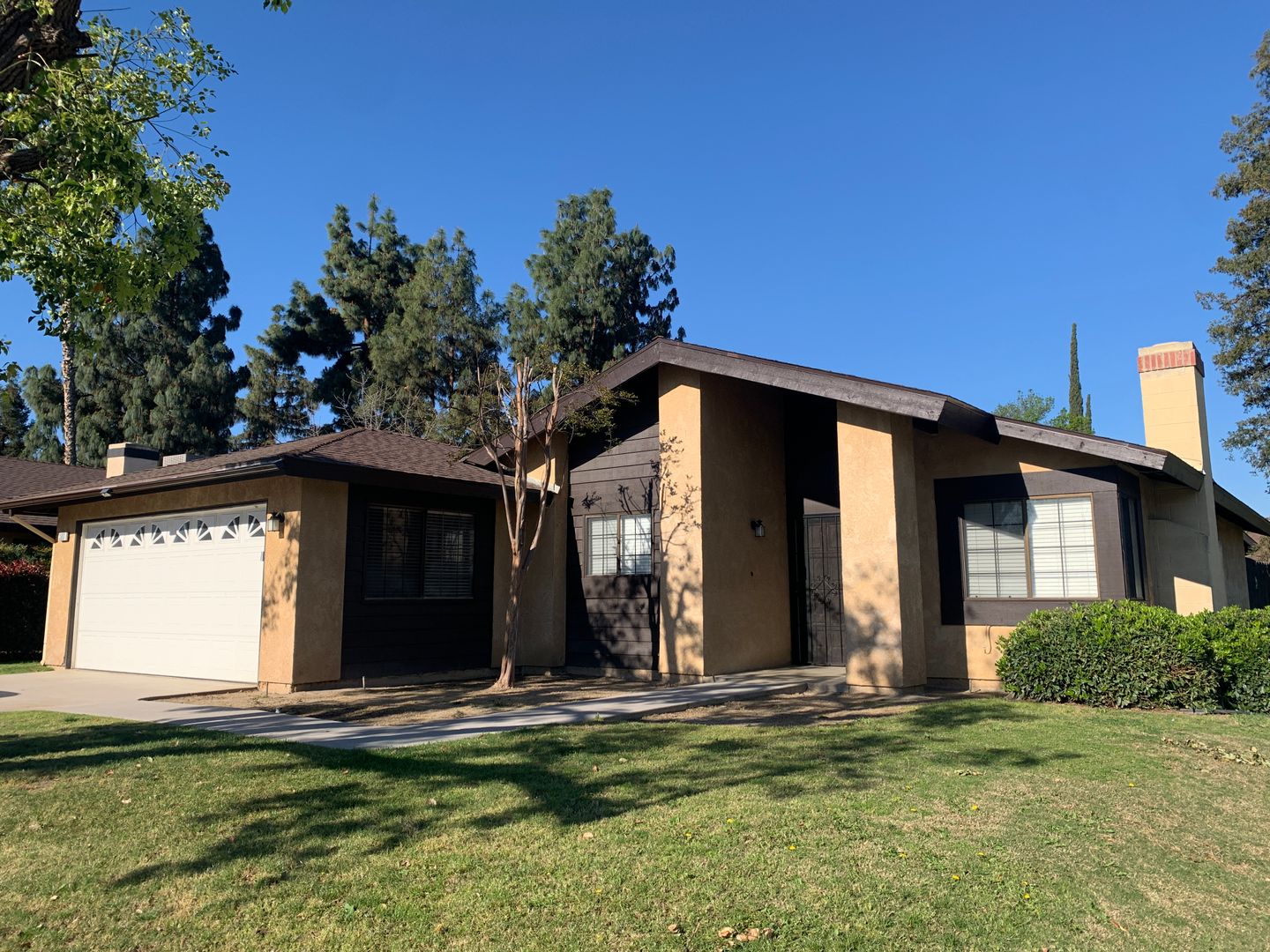 BAKERSFIELD House: 3801 CLUB RUN