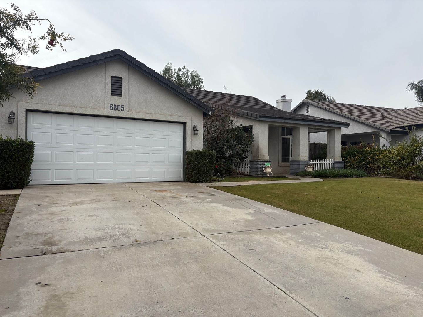 BAKERSFIELD House: 6805 LEAF VALLEY DRIVE