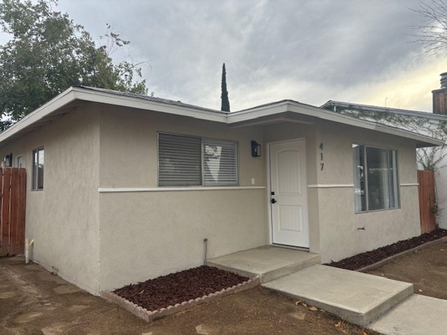 Clean 3 Bedroom / 1.5 Bathoroom House in Taft - NEWLY REMODELED!!!