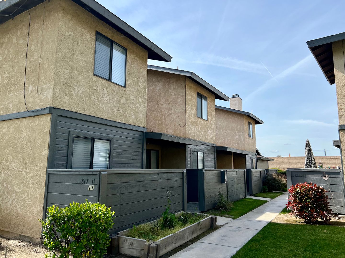 Bakersfield Townhome: 817 Quail Lane # 13