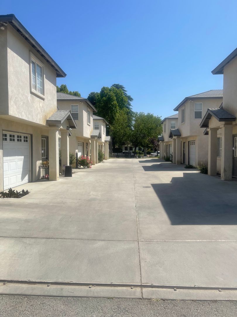 Wasco Apartment: 1626-1644 7th Street