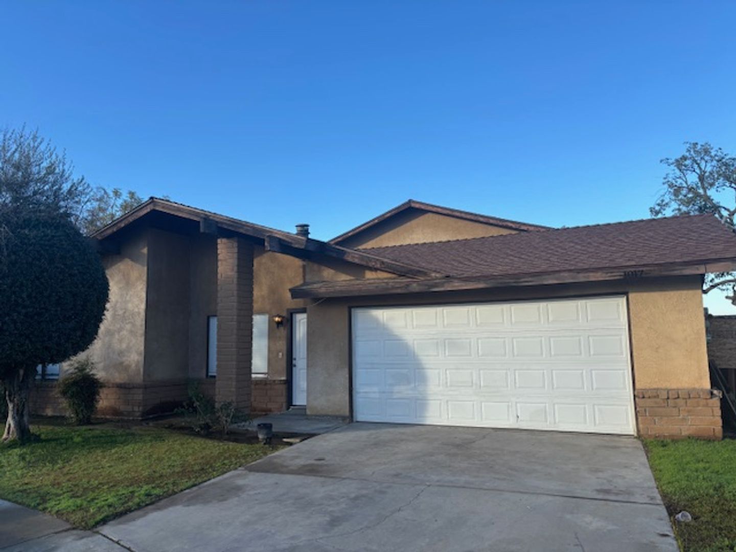 BAKERSFIELD Apartment: 1017 NIMROD CT