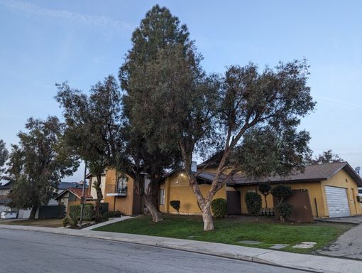 2 Bedroom Townhouse with 1.5 Bathrooms and Private Patio – photo 1