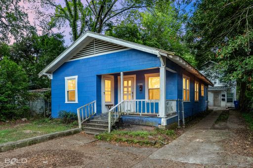 Spacious 3-Bedroom Home with Covered Porches in Shreveport – photo 1