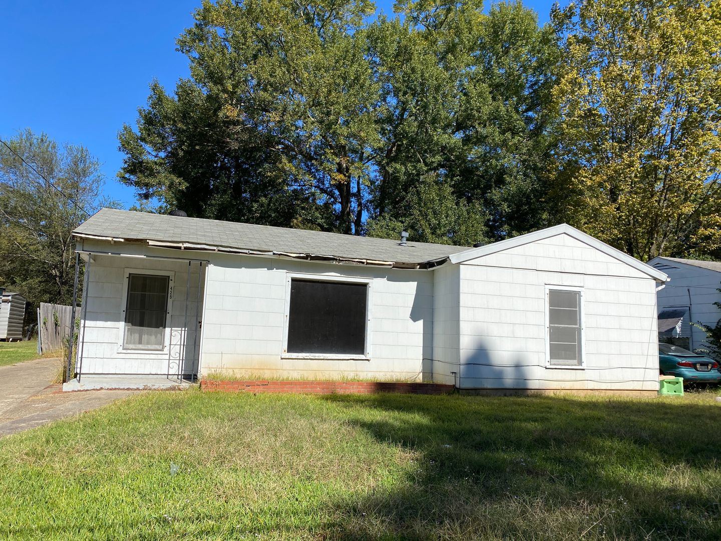Shreveport House: 425 W 76th St.