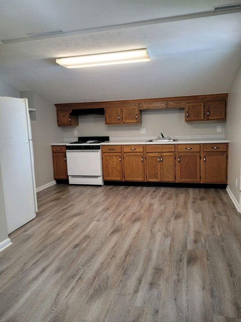 Warsaw Apartment: 310 S. Lake Street