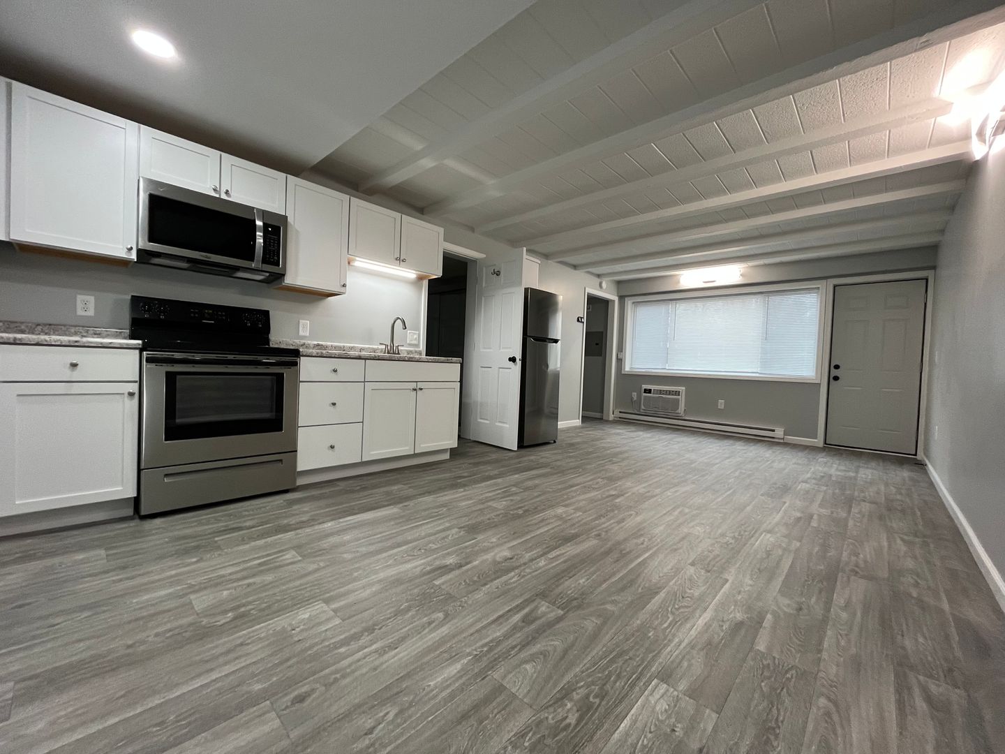 Winona Lake Apartment: 77 Kings Hwy