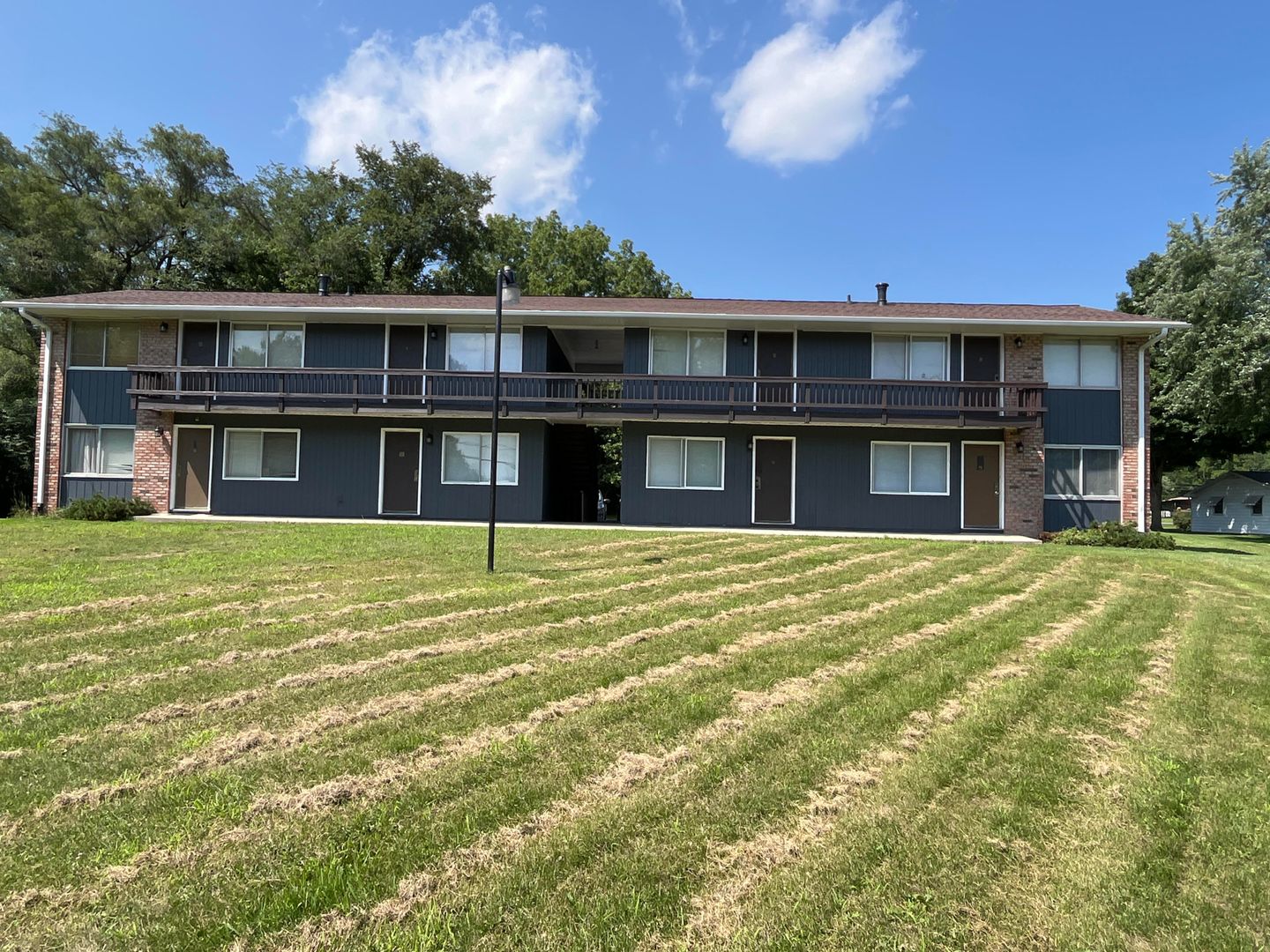 Warsaw Apartment: 3441 W Warren Dr