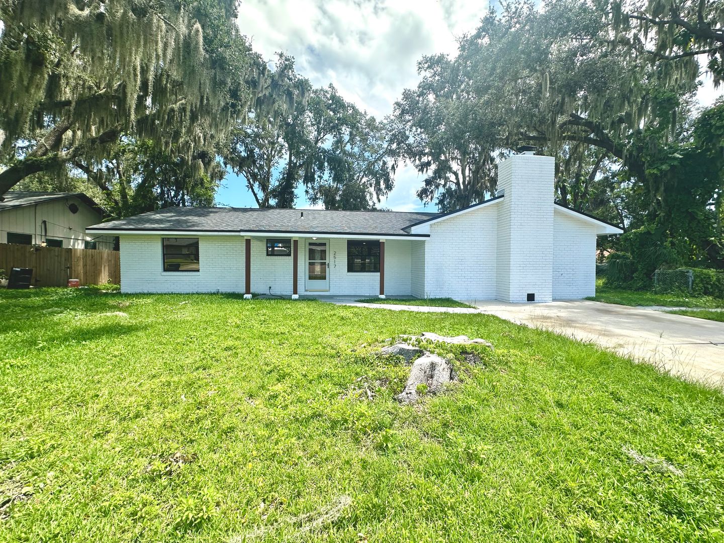 Edgewater House: 2517 Royal Palm Dr