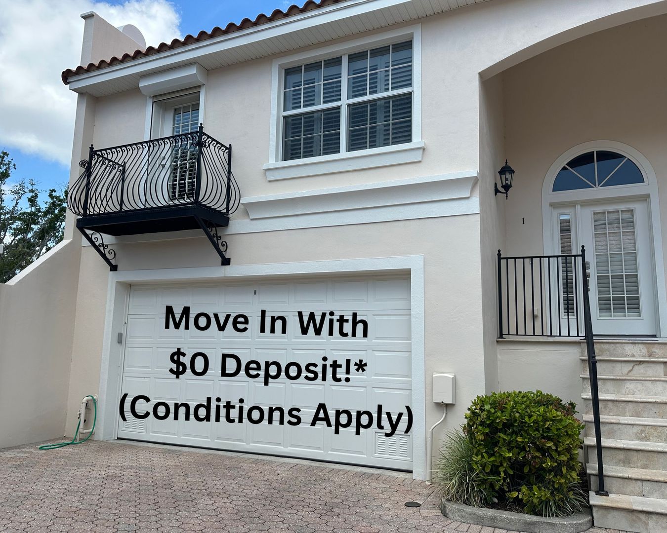 St. Petersburg Townhome: 100 Ricardo Way NE Unit #1