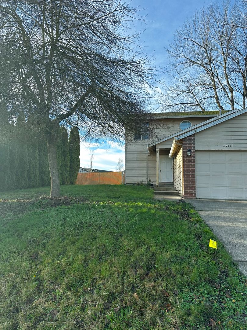 Keizer Apartment: 6955 Ridgetop Drive NE