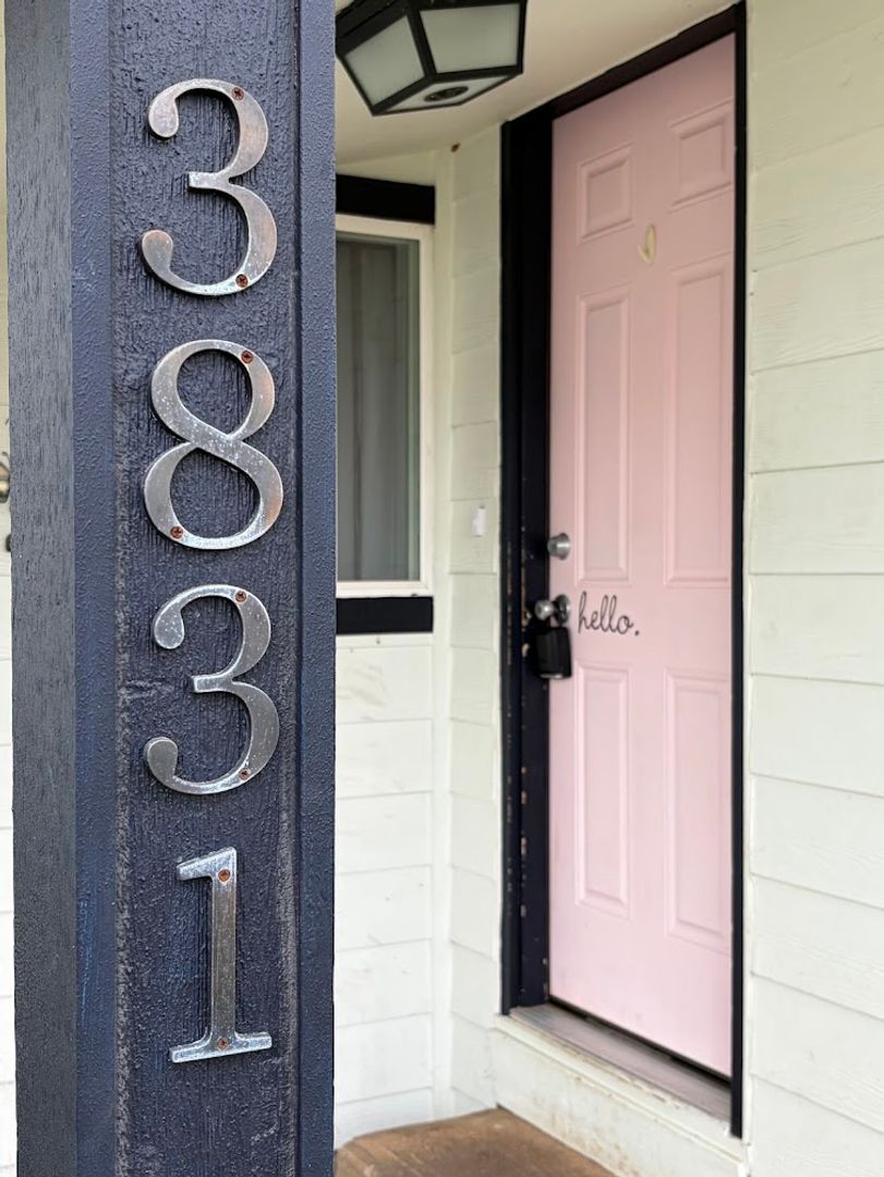 Salem Apartment: 3831 Duplex Court Southeast