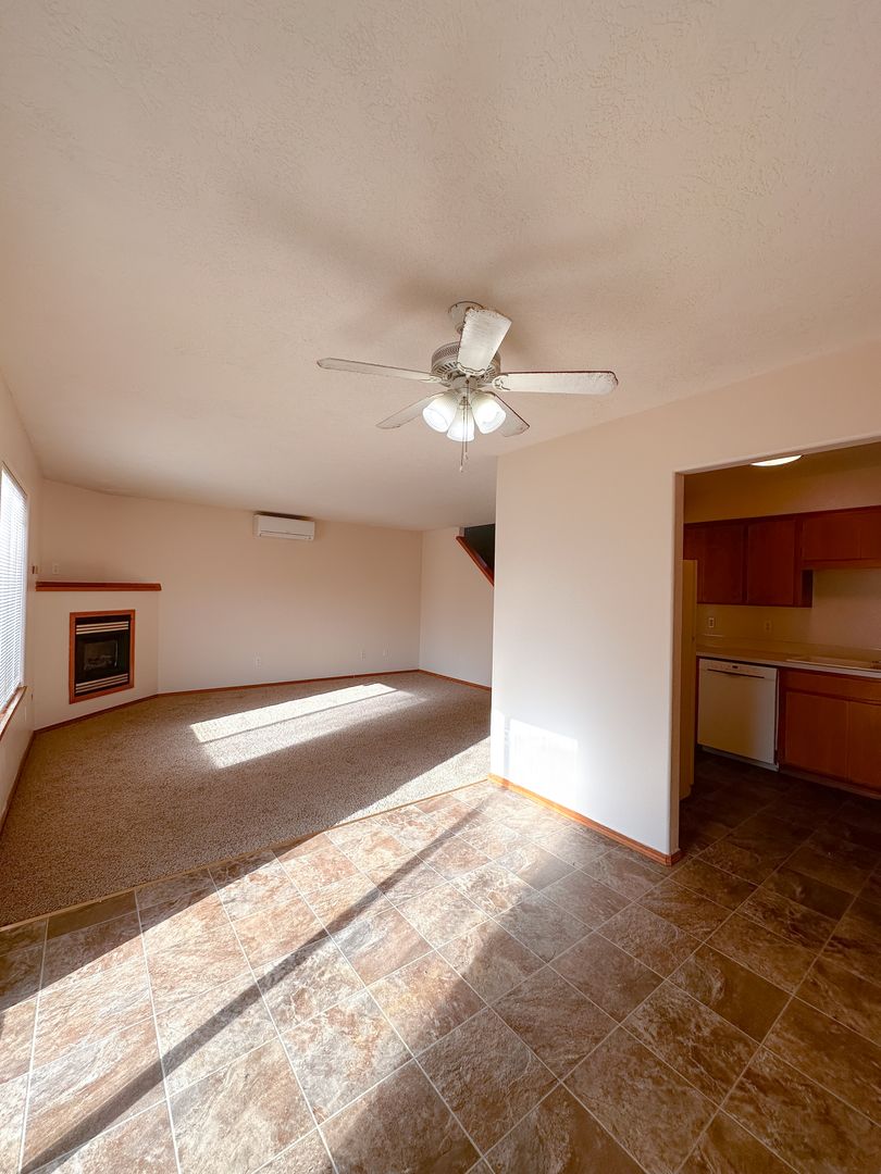 Keizer Multiplex: 6957 Ridgetop Drive NE - 6957 Ridgetop Drive NE