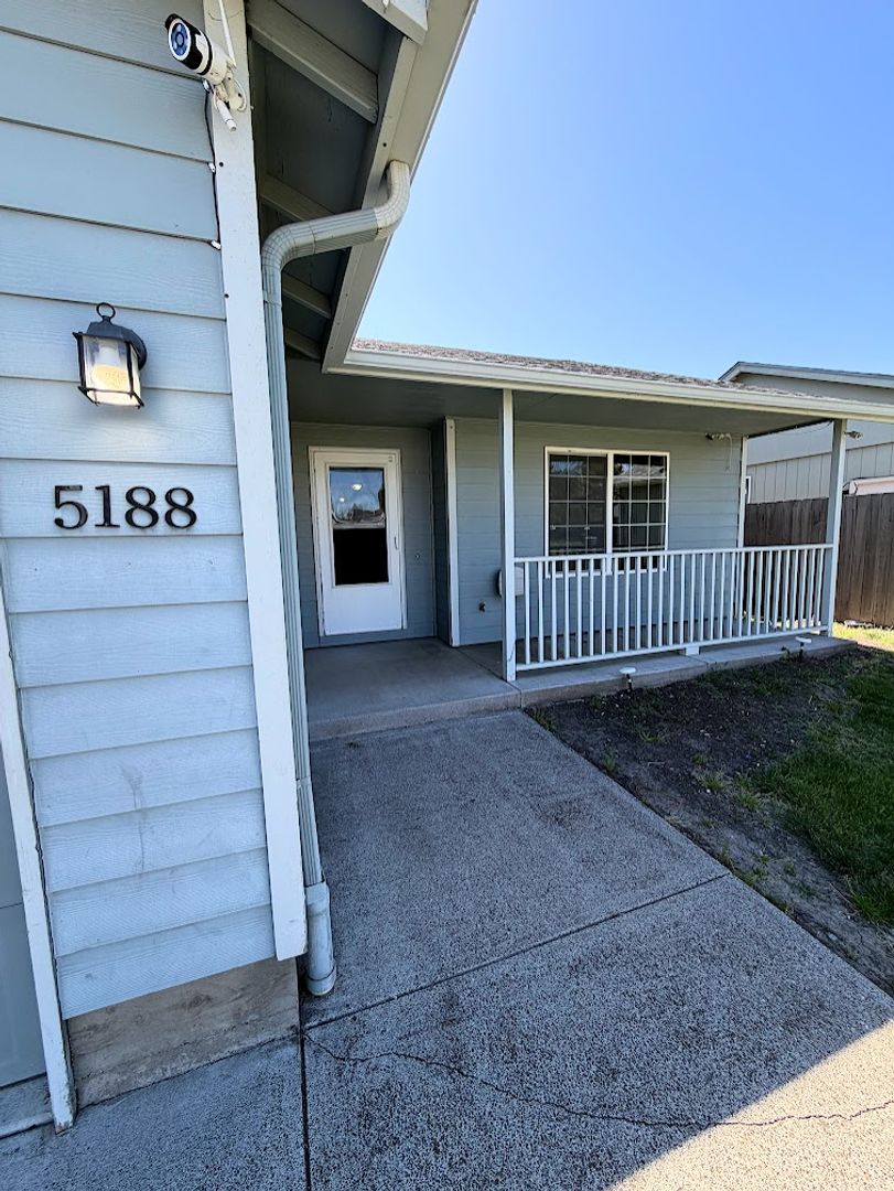Keizer House: 5188 Perry St